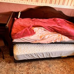 Trindle Daybed