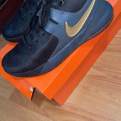 NIKE SNEAKERS