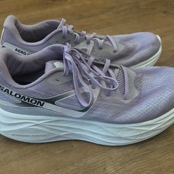 Salomon Women’s Aero Glide Sneakers    Size 9.5