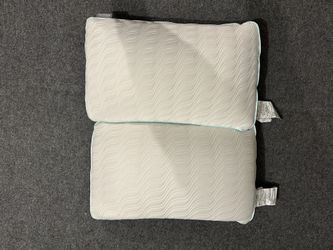 Tempur-Pedic Pillows (2x)