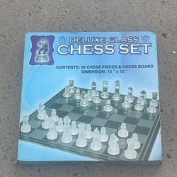 Deluxe Glass Chess Set