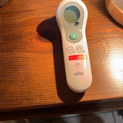 Braun No Touch Thermometer With Batteries