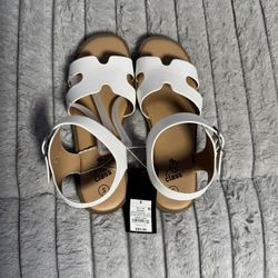 Art Class White Sandals Size 5