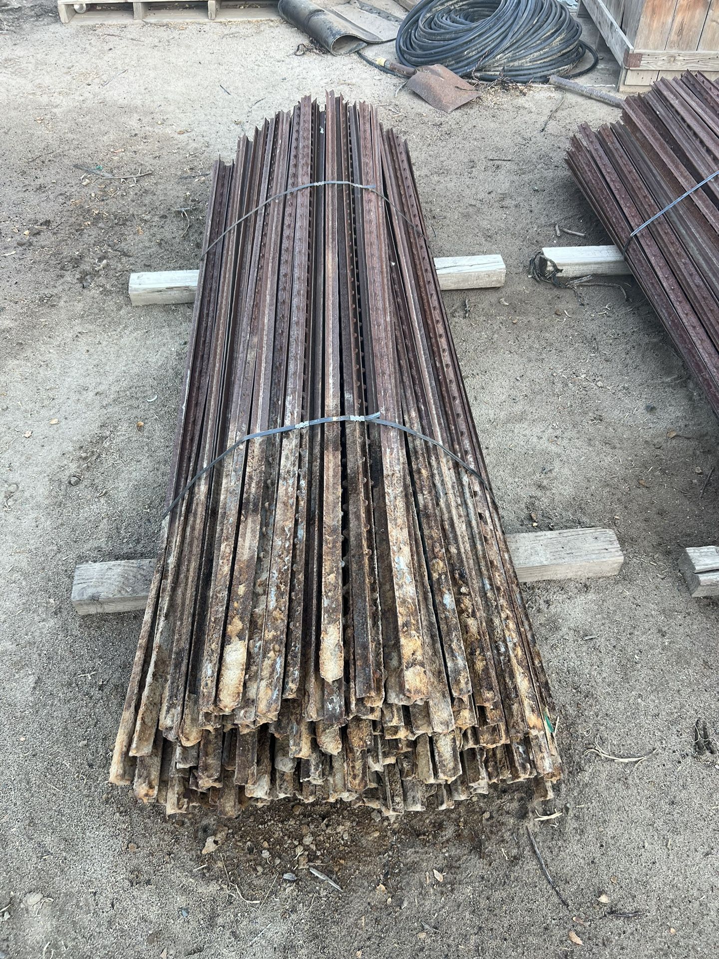 Metal T posts 7’ for Sale in Kerman, CA OfferUp