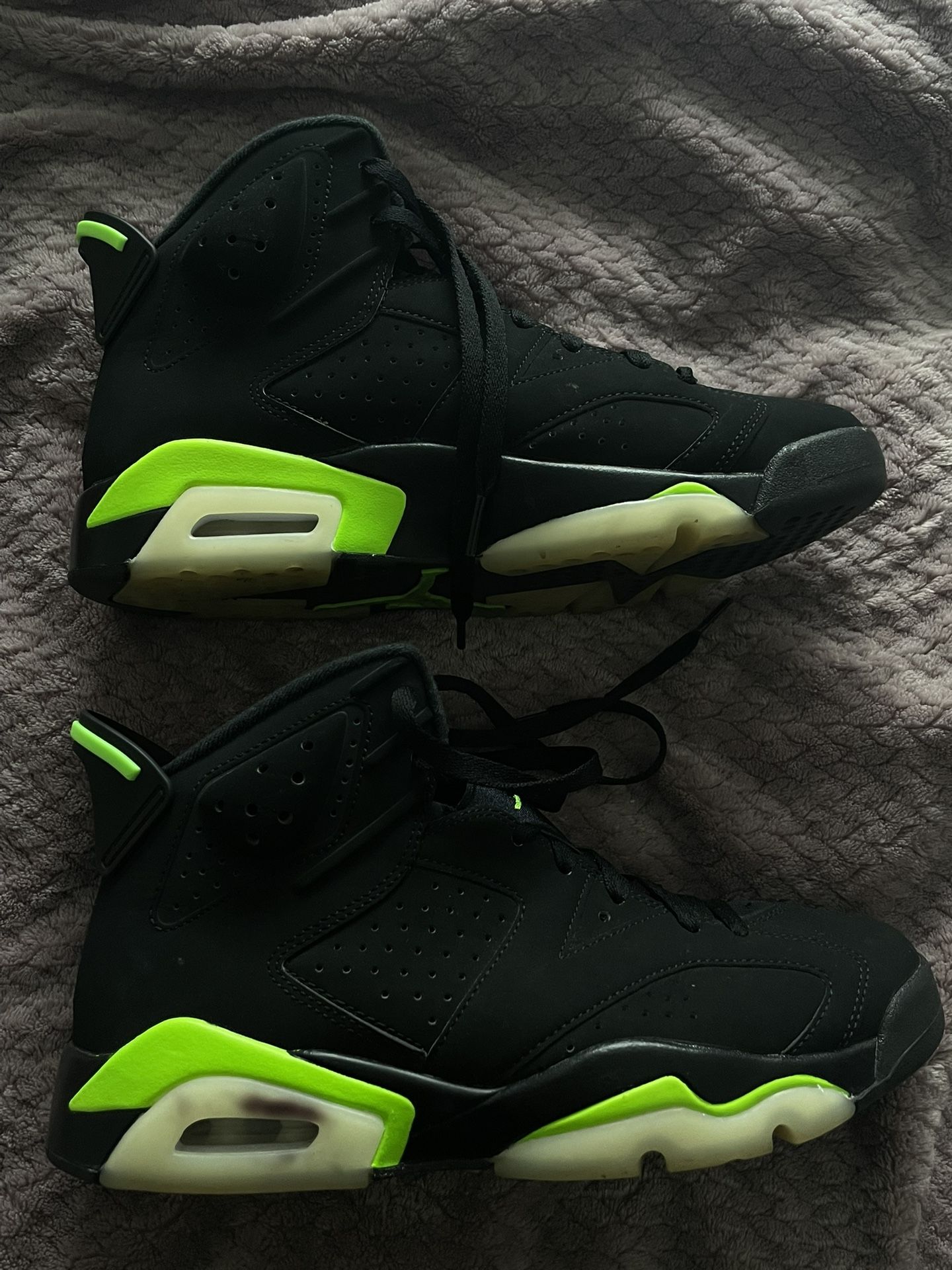 Electric Green 6’s Size 8 Men Almost New