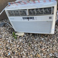 FRlGIDAIR AIR Conditioner.  AC 