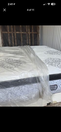 USED KING SIZE BEAUTYREST PLUSH MATTRESS ONLY 