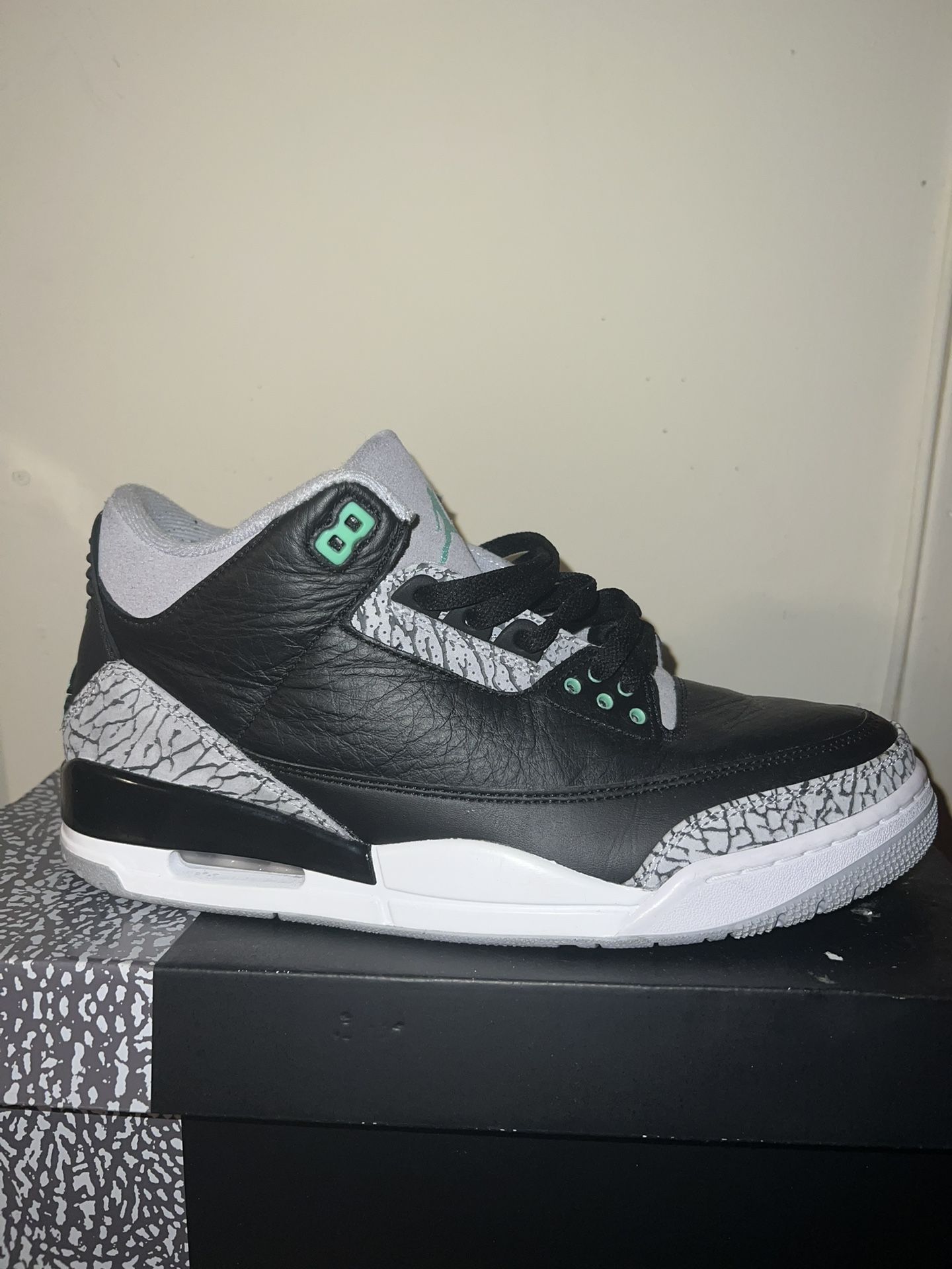 Air Jordan Retro "Green Glow"