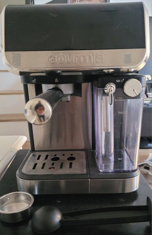 Gourmia 8-in-1 One-Touch Espresso, Cappuccino, Latte & Americano Maker with Automatic Frothing: 1500W, 30oz Capacity, Electric
