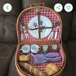 Picnic Basket With Fake Accessories 