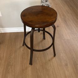 🌟 Rustic Industrial Wooden Swivel Stools 🌟