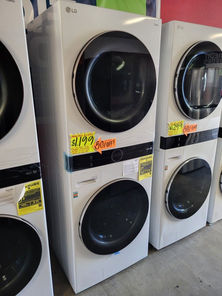 New LG ThinQ WashTower Single Unit Front Load Washer 4.5 Cubic Feet & Gas Dryer 7.4 Cubic Feet