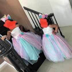 Tengo Dos Vestidos Con Deademas  De Unicornio De Princesas 