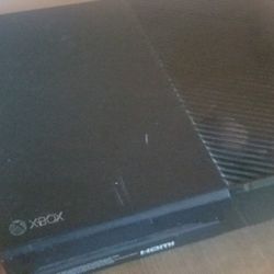 Xbox One With Few Games And 1 Wireless Controller