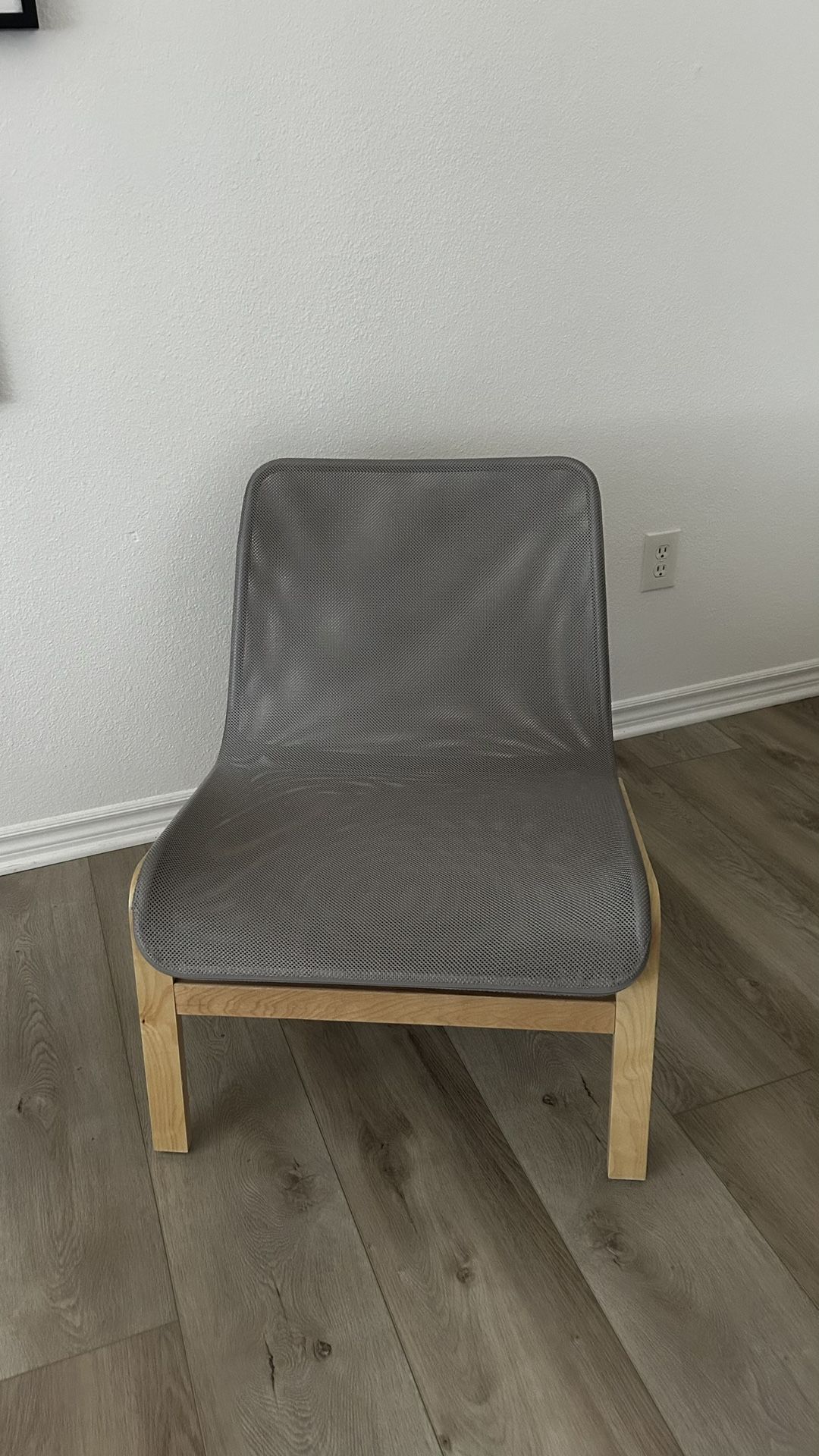 Modern Nordic Style Leisure Chair with Birch Veneer