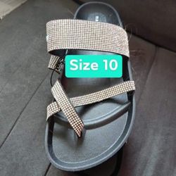 New Women’s Sandals Size 10