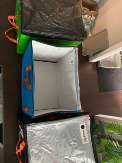 Huge quantity of Amazon box bags