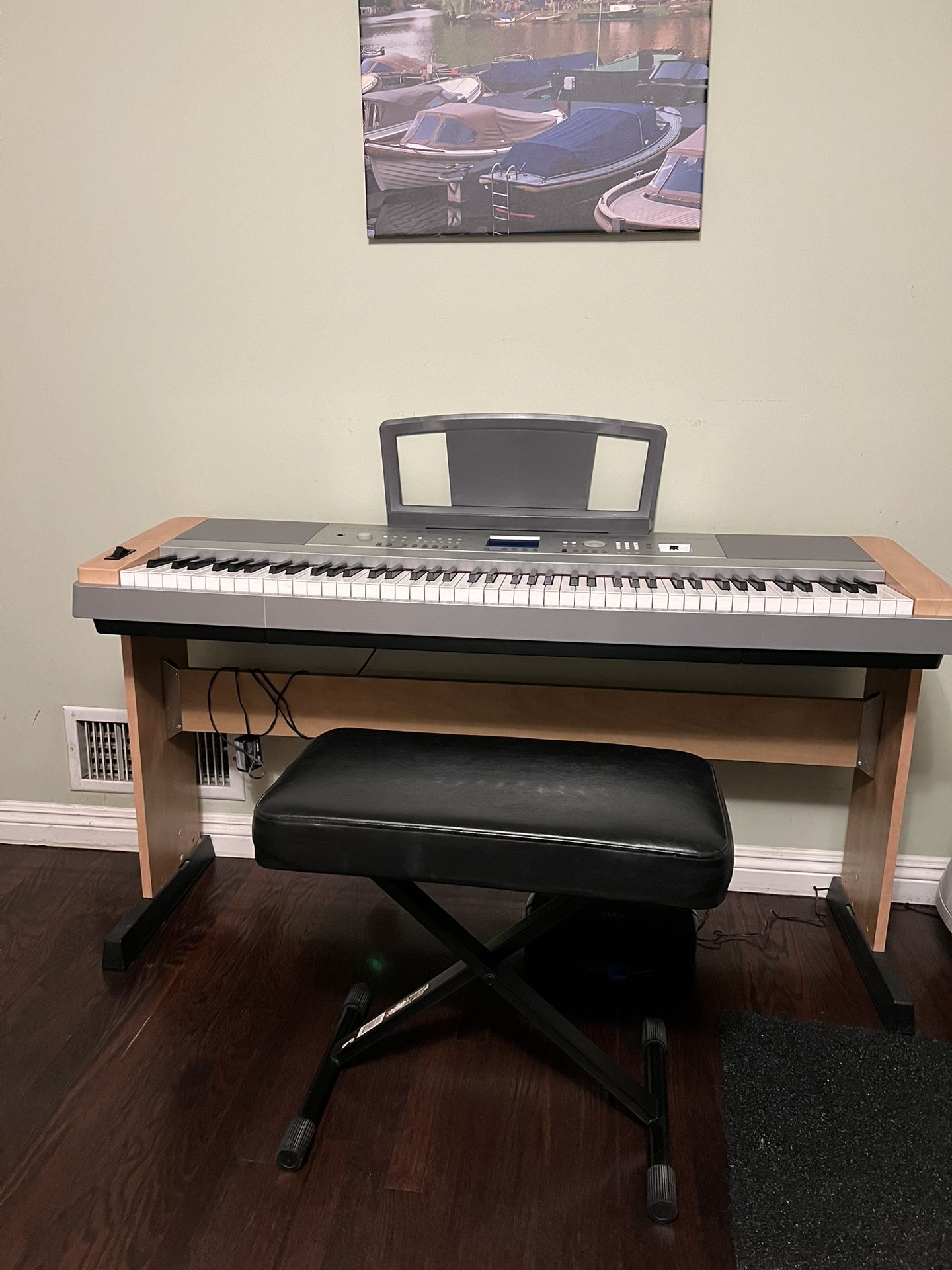 Yamaha DGX-640 Digital Piano 88-Key Weighted Keyboard w/ Bench & Power Adapter -Great Condition