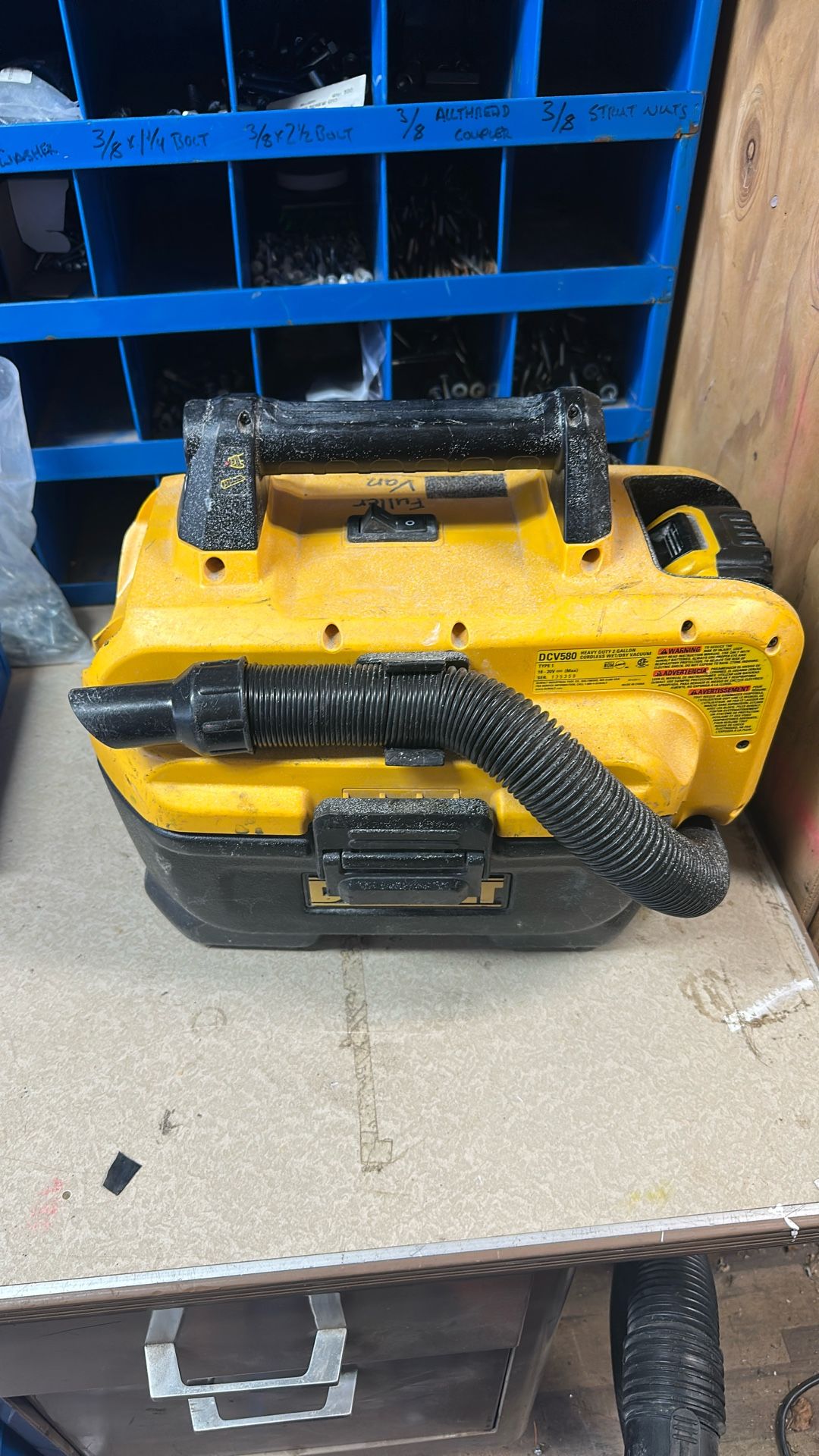 Dewalt 18/20V MAX* Cordless Wet-Dry Vacuum