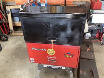 Jesse James West Coast chopper toolbox filled with Tools with keys