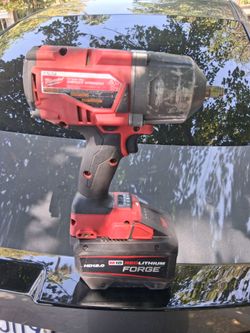 Milwaukee 1/2  impact Wrench