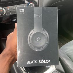 Beats Solo 3 Brand New Unopened 