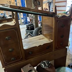 Old Dressers With Mirrors 