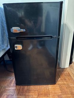 Mini Fridge/Freezer Combo