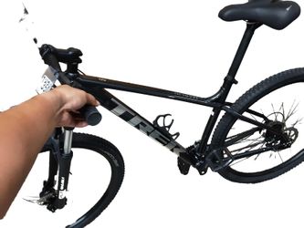 Trek Marlin 5 Black Mountain Bike