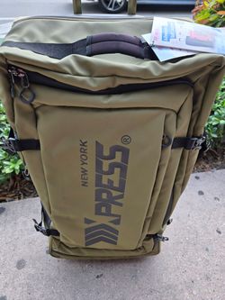 Travel Suitcase 30" Extra Lightweight Waterproof New With Tags Top Quality By Wisdom New York