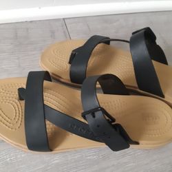 Crocs SANDALS, Sze 7 IN Great CONDITION 