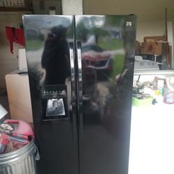 Super Super Nice Kenmore Fridge 