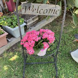 ‘WELCOME’ Metal Floral Display