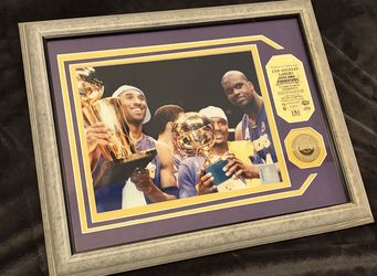 Lakers 2002 Champions Highland Mint Framed Kobe & Shaq Photo + Gold Medallion
