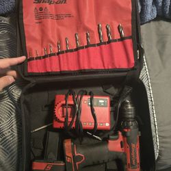 Snap On Drill CD761 w/ 2 batteries and Drill bits