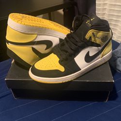 Air Jordan 1s Mid Yellow Toed