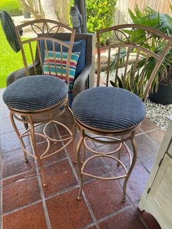 Set of 2 Metal Swivel Bar Stools