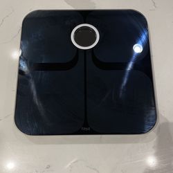 fitbit scale fb201b  Excellent like new Hablo Espanol pick up Henderson
