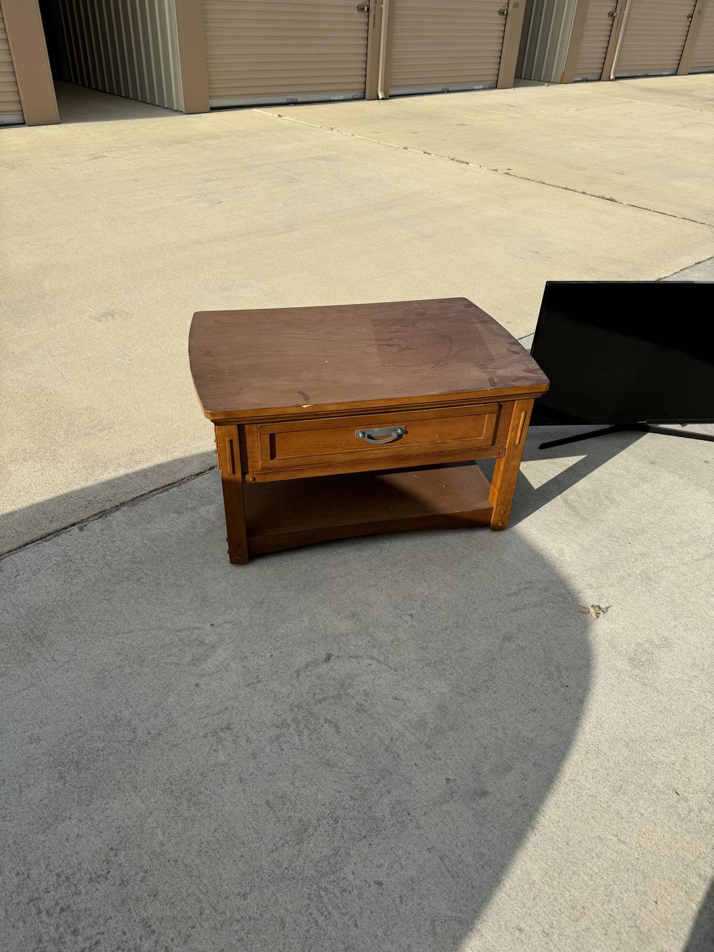 Coffee Table With Rising Top