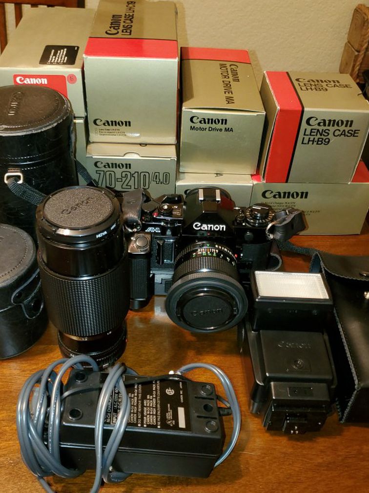 Vintage Canon A1 camera Kit