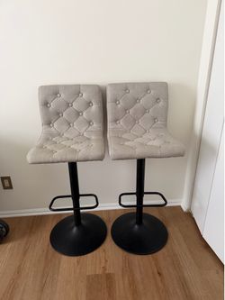 Set of barstools