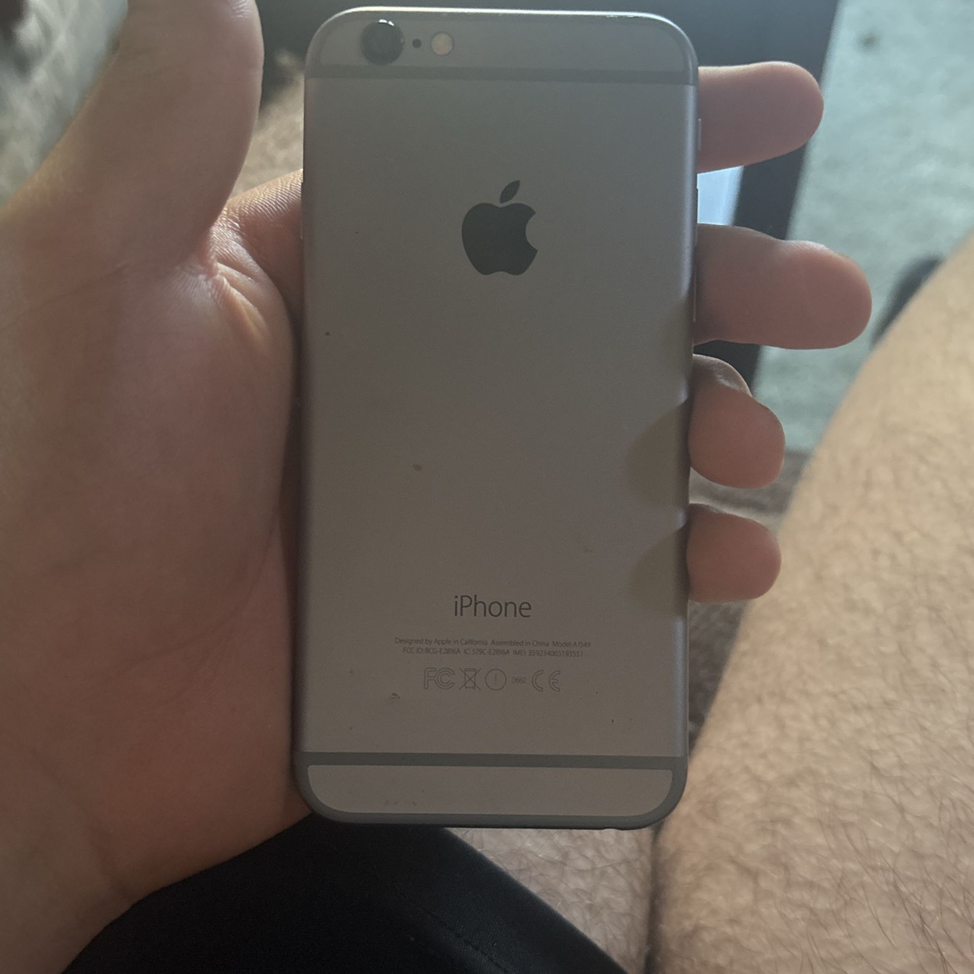 iPhone Se Works Screen Cracked