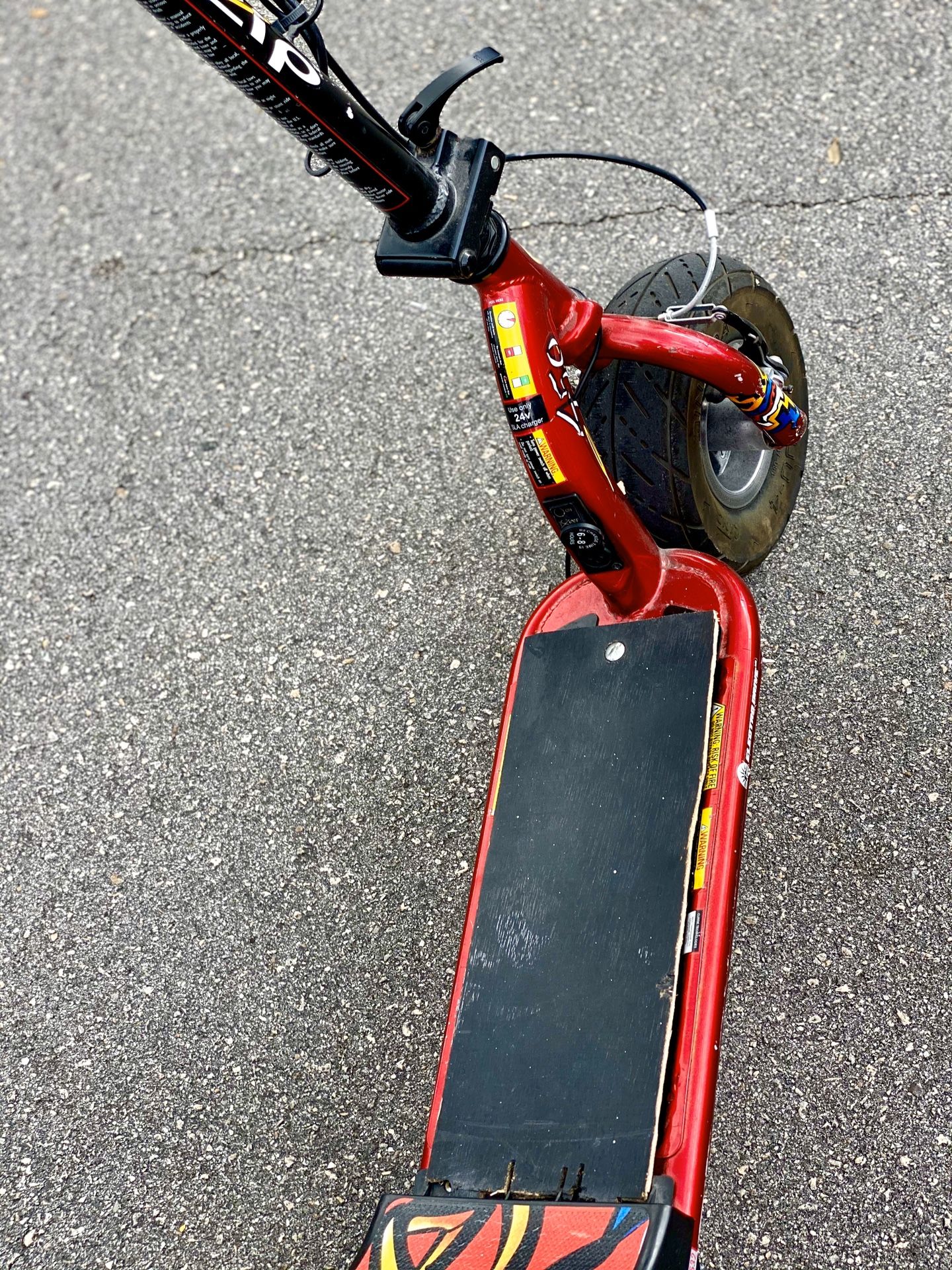450 eZip Electric Scooter with 2 new batteries Duracell with warranty
