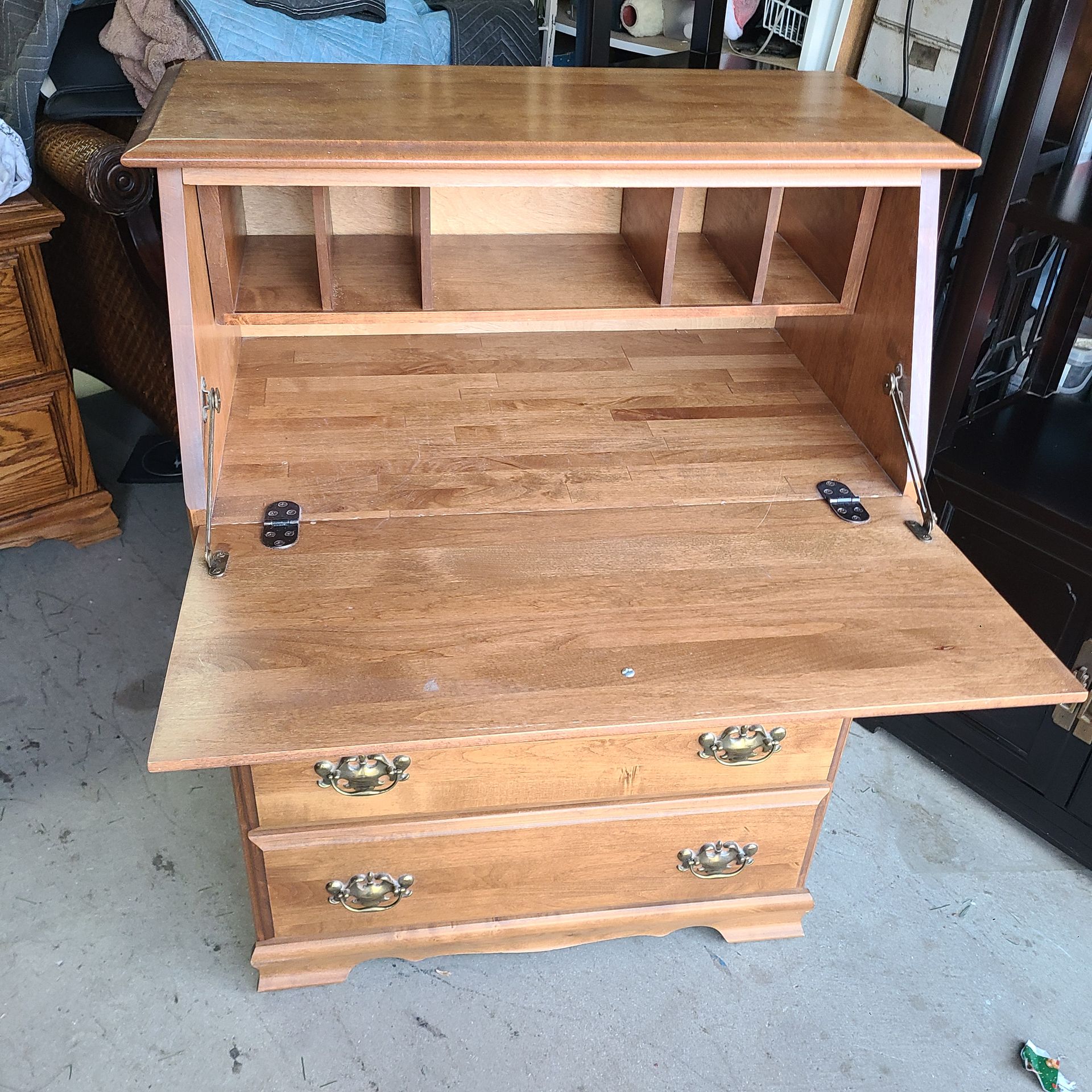 ANTIQUE DESK