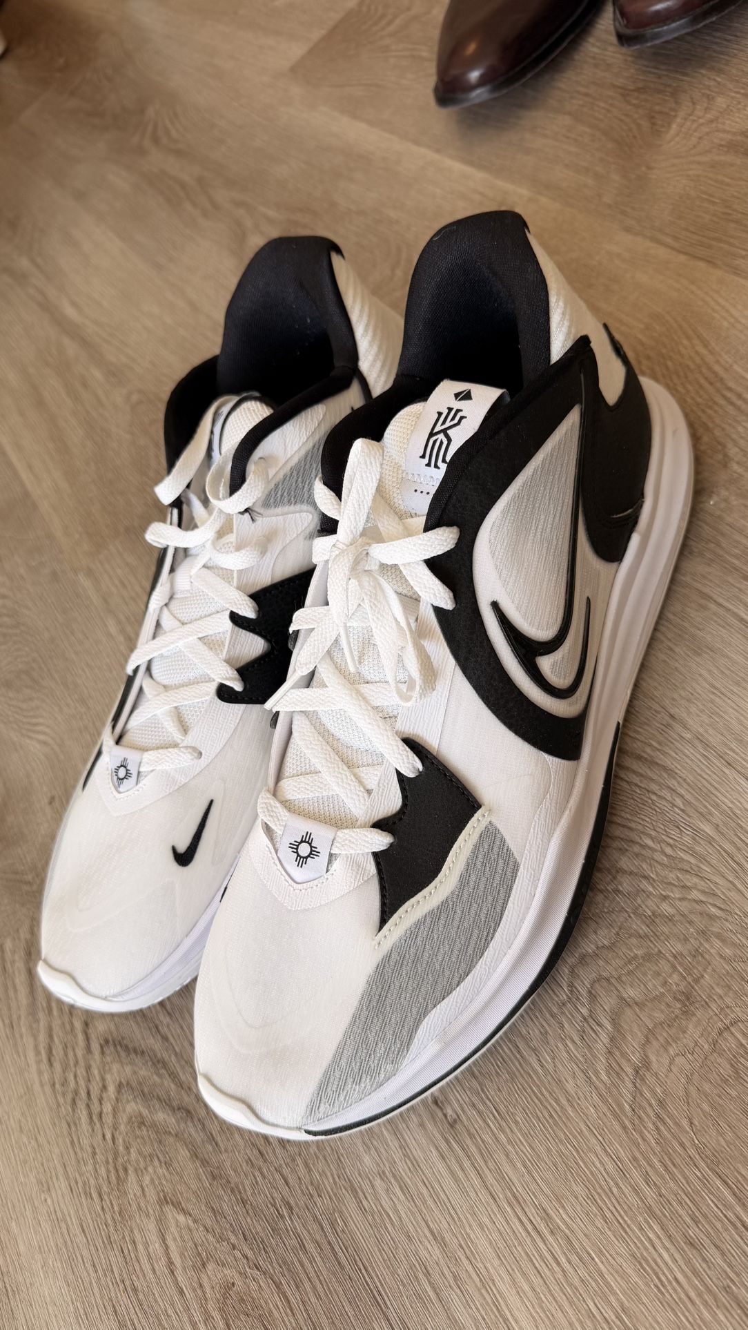 Nike Kyrie Flytrap 5 Men’s Size 15 White Black