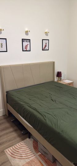 QUEEN BED