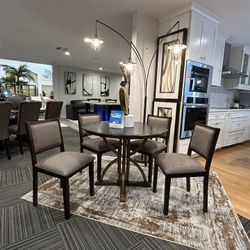 Kitchen Table 4 Chairs 