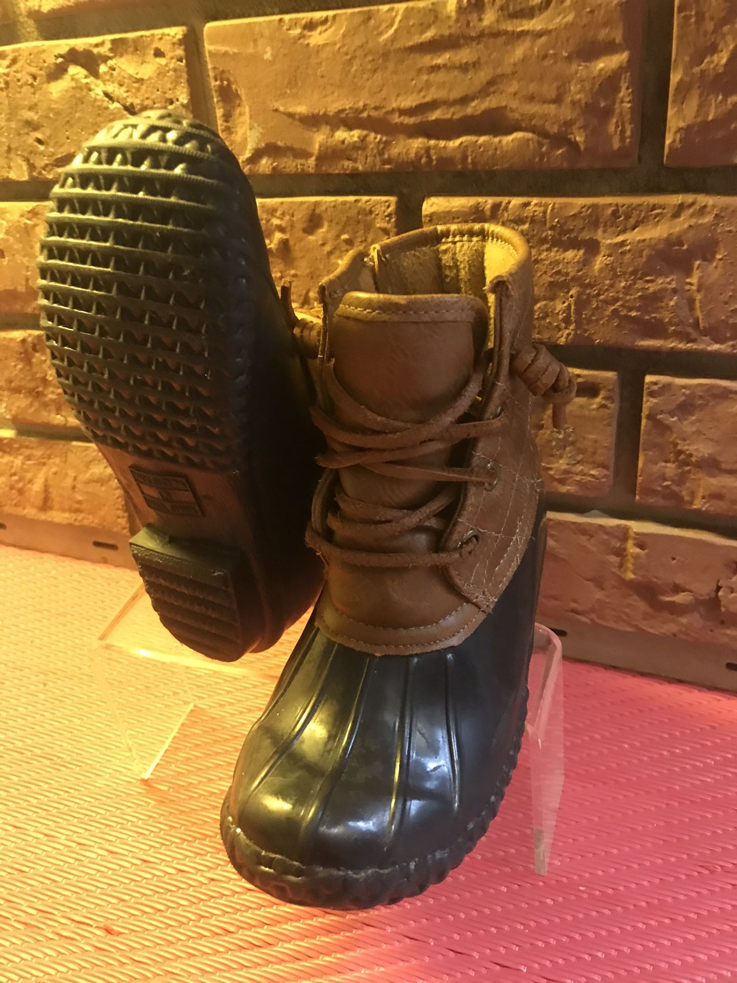 Child’s Steve madden rain boots size 13 zipper enclosure!
