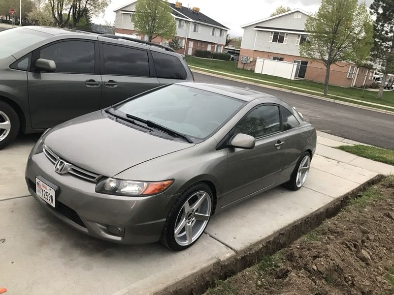 honda civic ex 2007 very good condition rebuilt title. 100400 miles