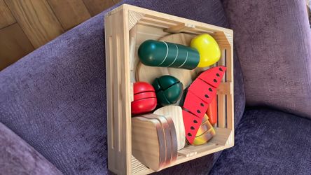 Melissa & Doug Toddler Wooden Cutting Food Toy